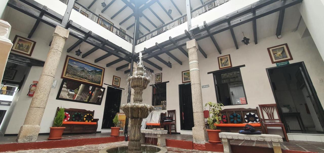 Hostal Flores Quito Bagian luar foto