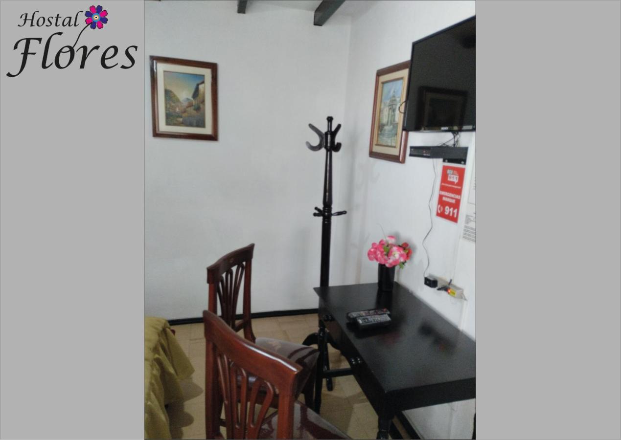 Hostal Flores Quito Bagian luar foto