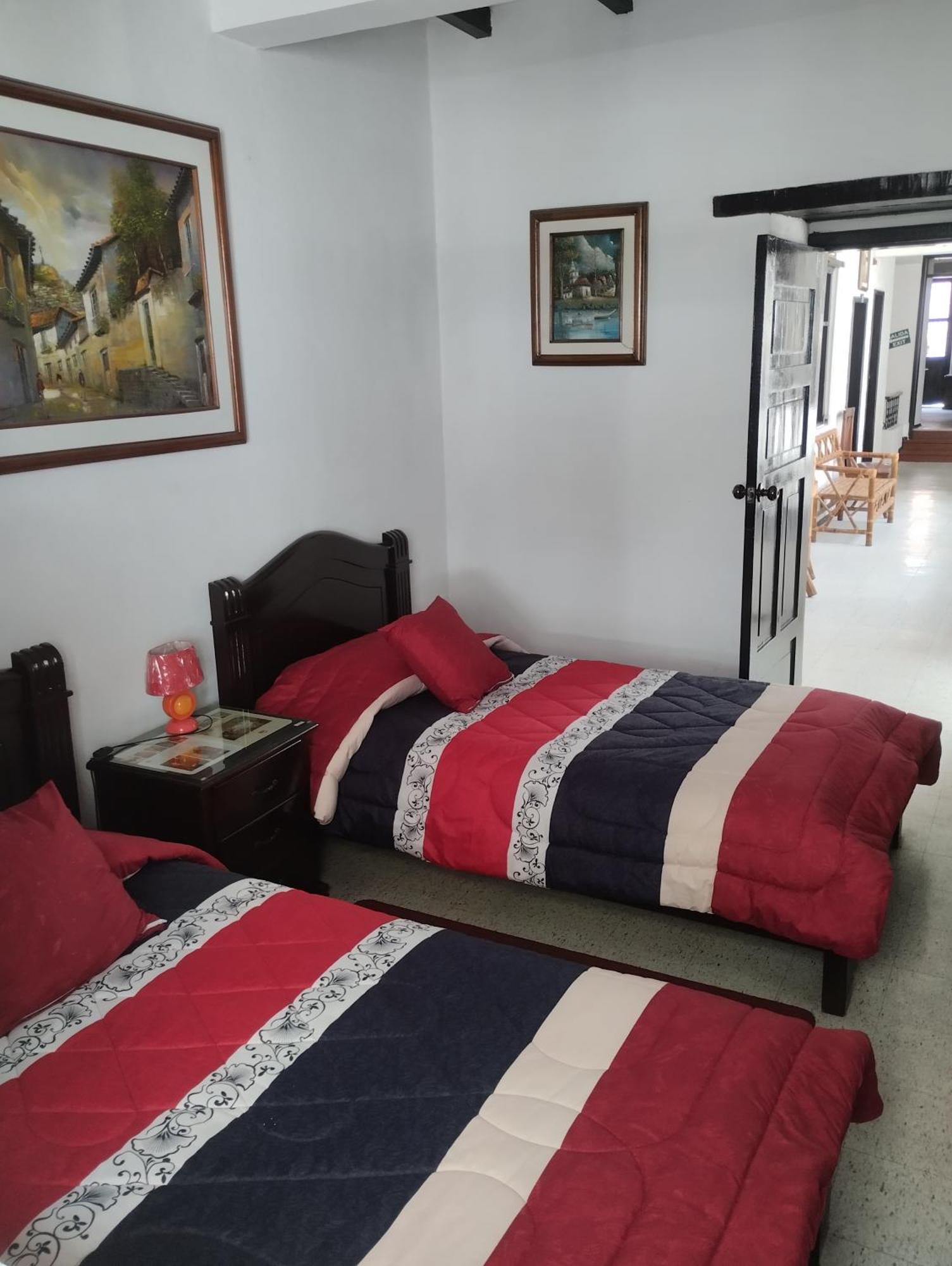 Hostal Flores Quito Bagian luar foto