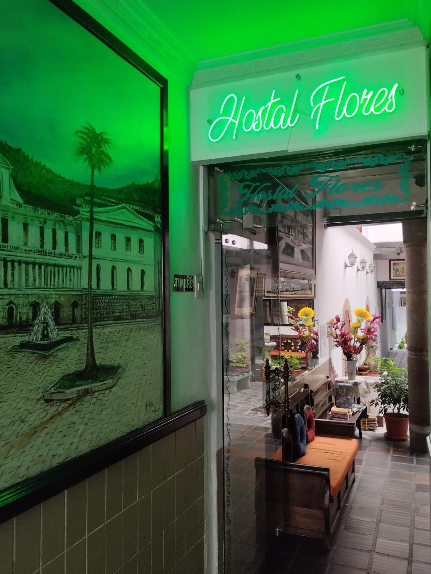 Hostal Flores Quito Bagian luar foto